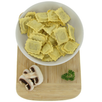 pâtes fraîches girolles persillées - vue de haut